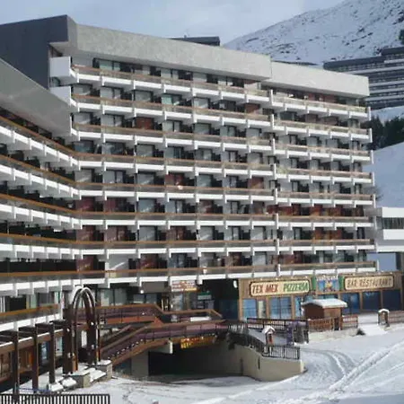 Lumineux Avec Acces Direct Aux Pistes, Balcon Sud Et Proche Des Commodites - Fr-1-344-959 *