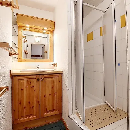 Lumineux Avec Acces Direct Aux Pistes, Balcon Sud Et Proche Des Commodites - Fr-1-344-959