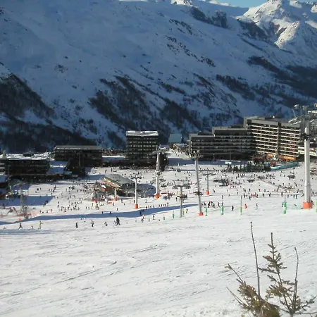 Lumineux Avec Acces Direct Aux Pistes, Balcon Sud Et Proche Des Commodites - Fr-1-344-959 *